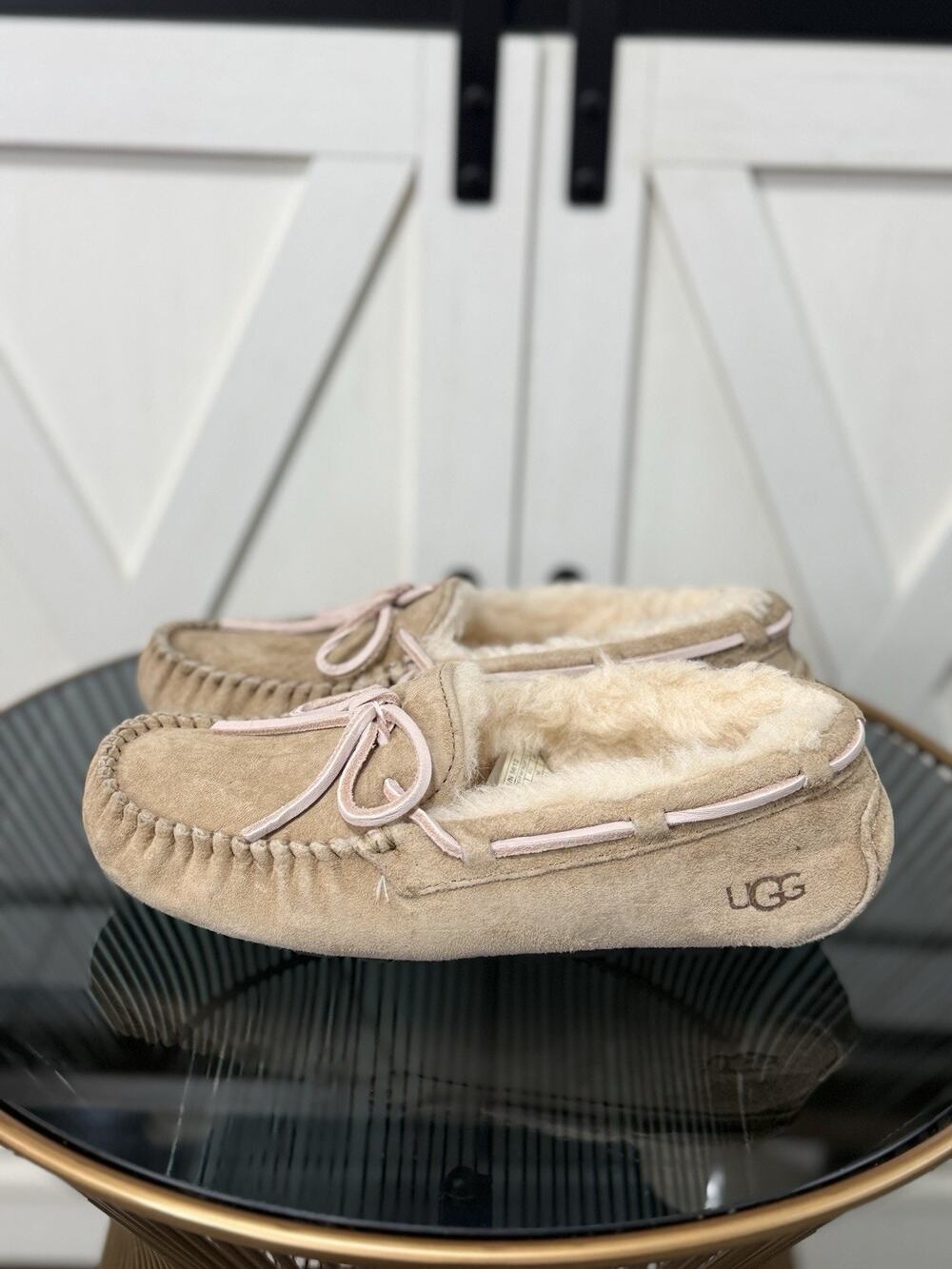 UGG Dakota Chestnut Tan Sheepskin Suede Moccasin Slippers Women’s Size 5